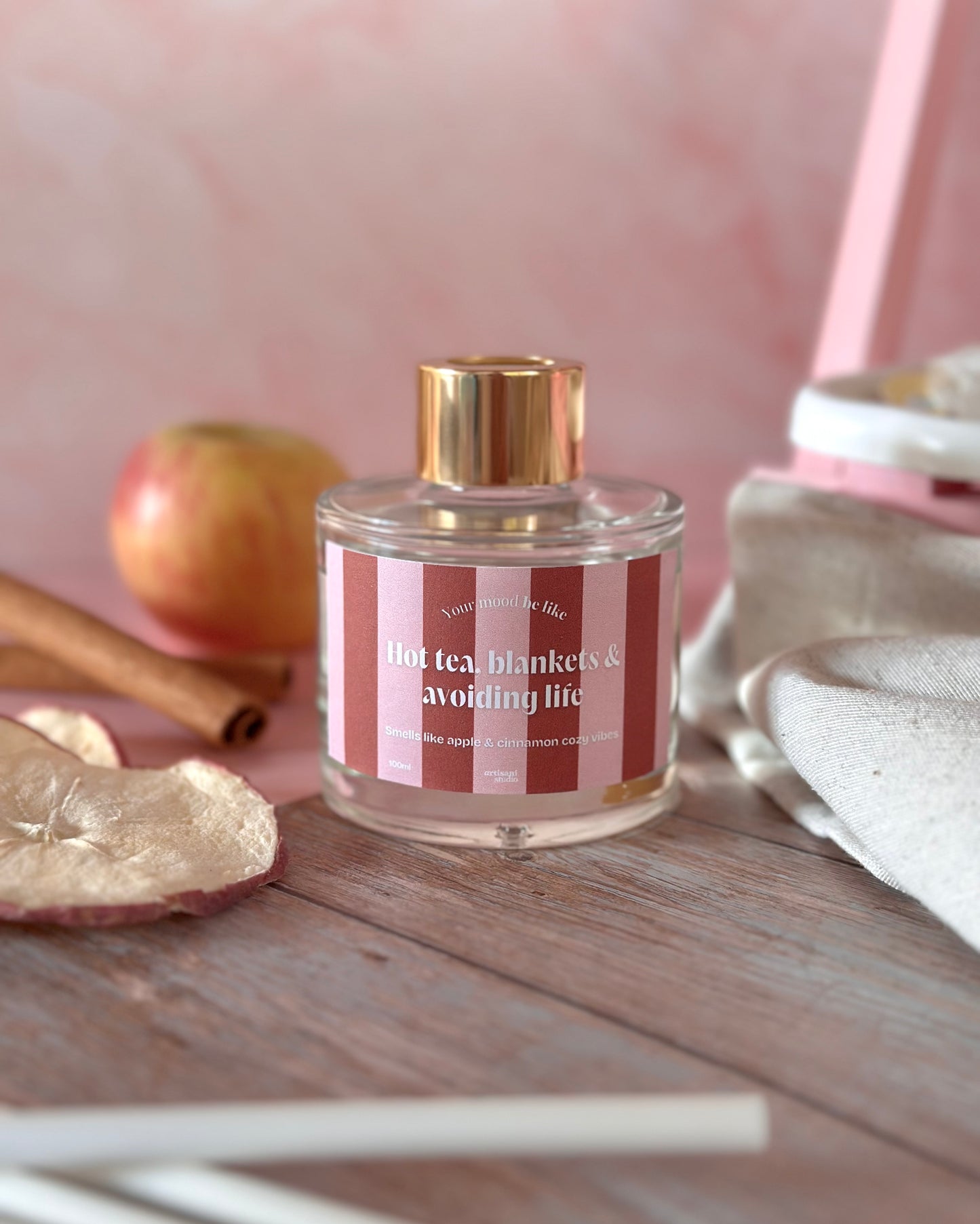 Ambientador mikado 100ml "Hot tea, blankets & avoiding life"