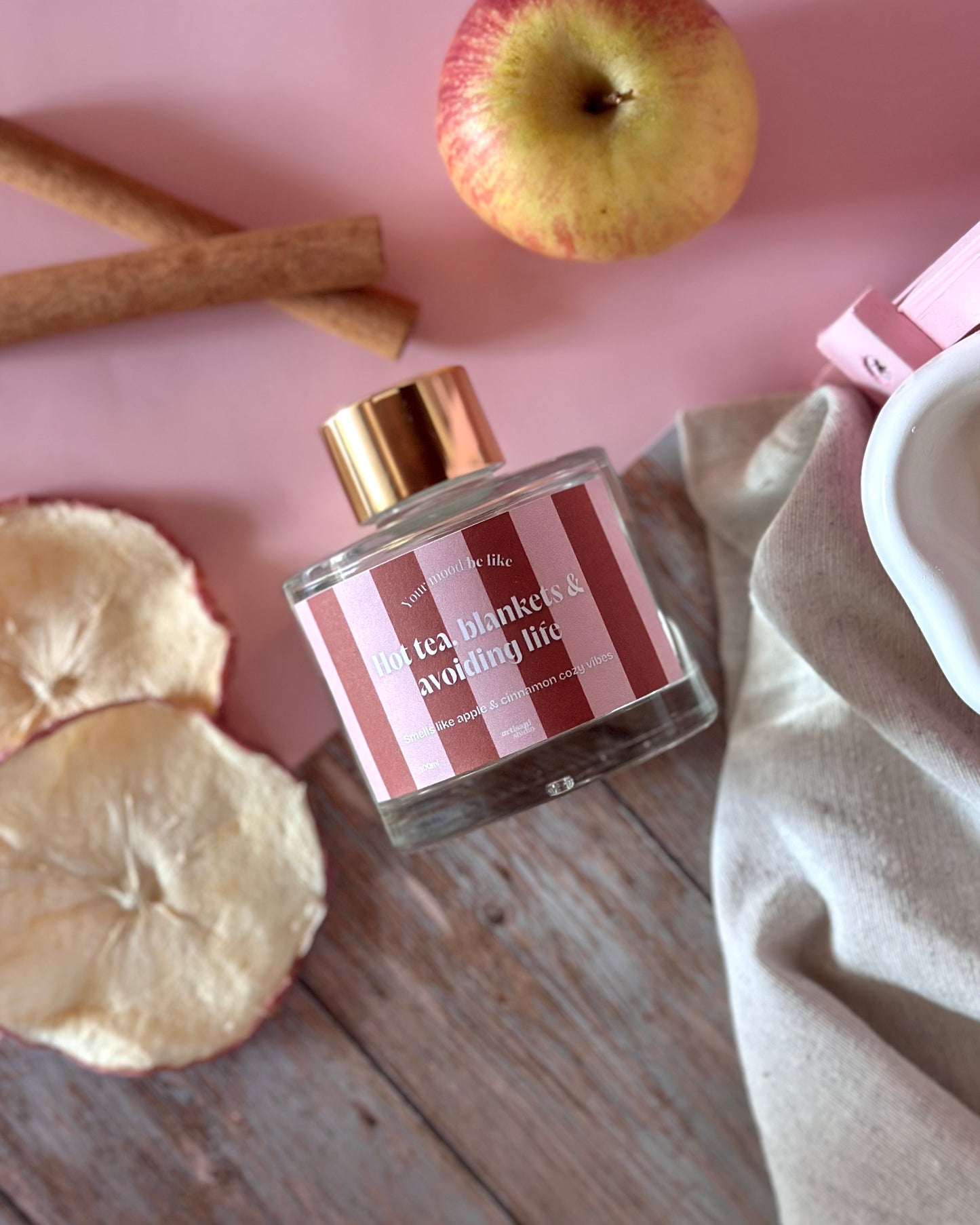 Difusor de Varetas 100ml "Chá quente, mantas e fugir da vida"