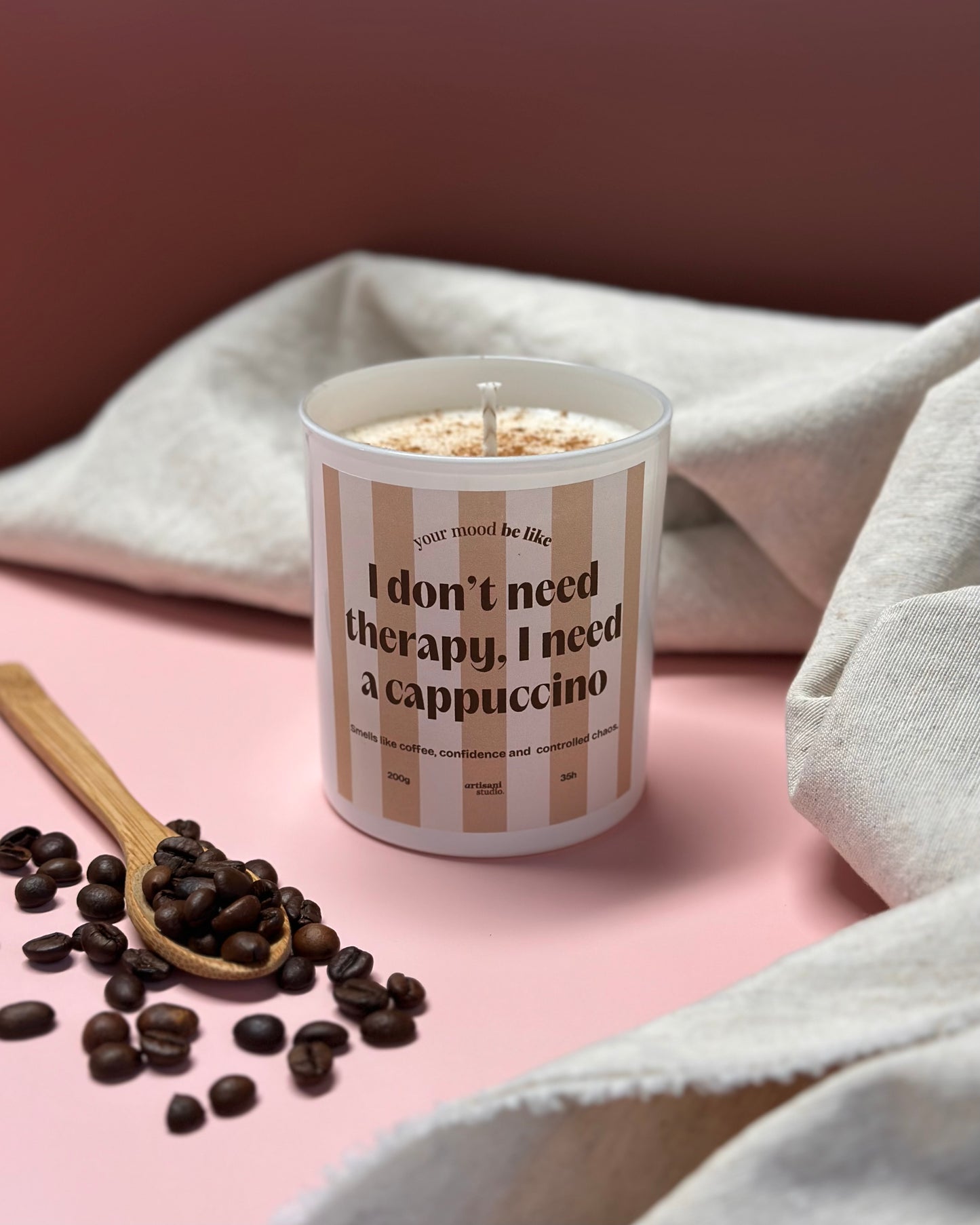 Vela "Não preciso de terapia, preciso de um cappuccino"