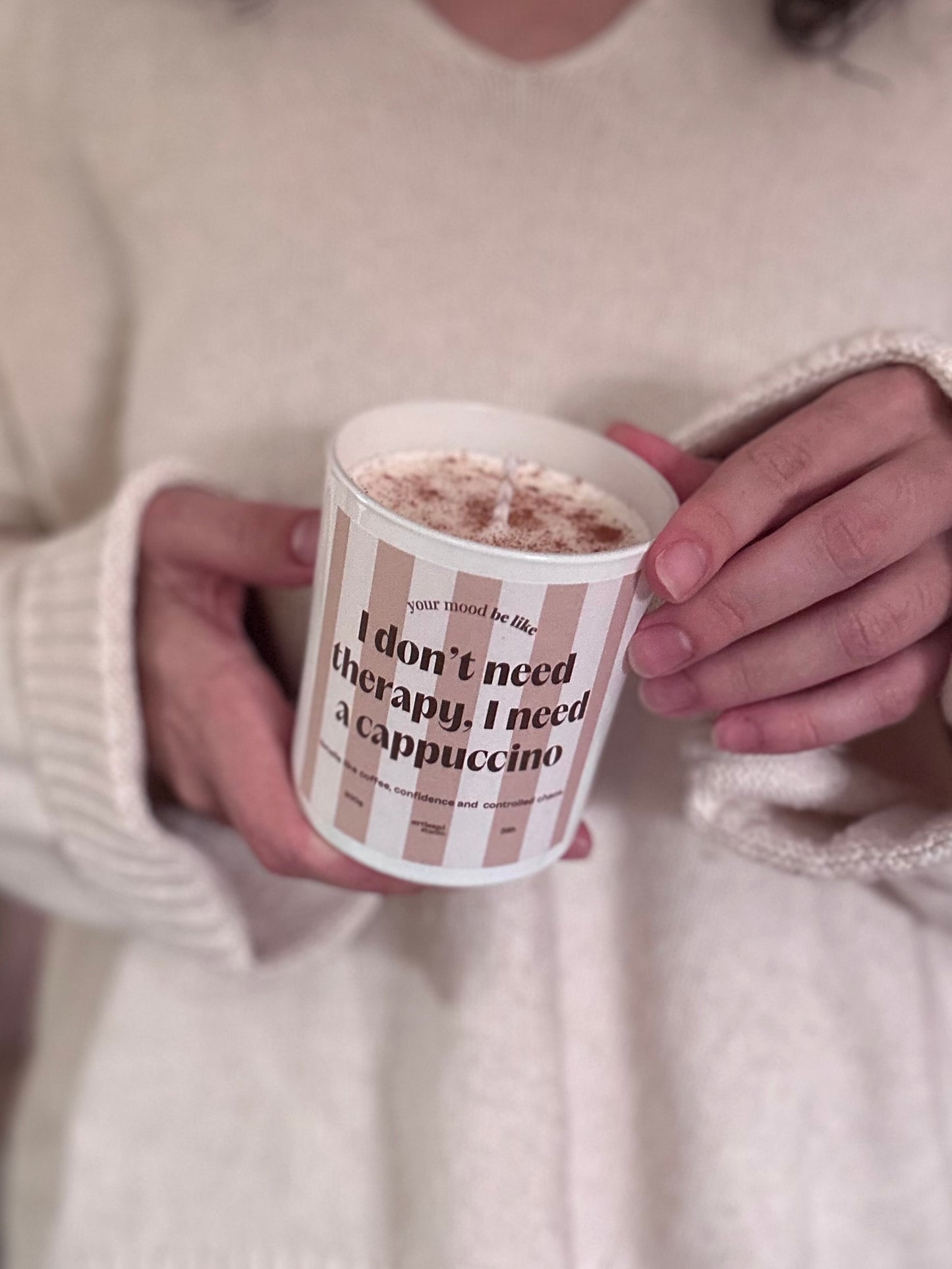 Vela "Não preciso de terapia, preciso de um cappuccino"