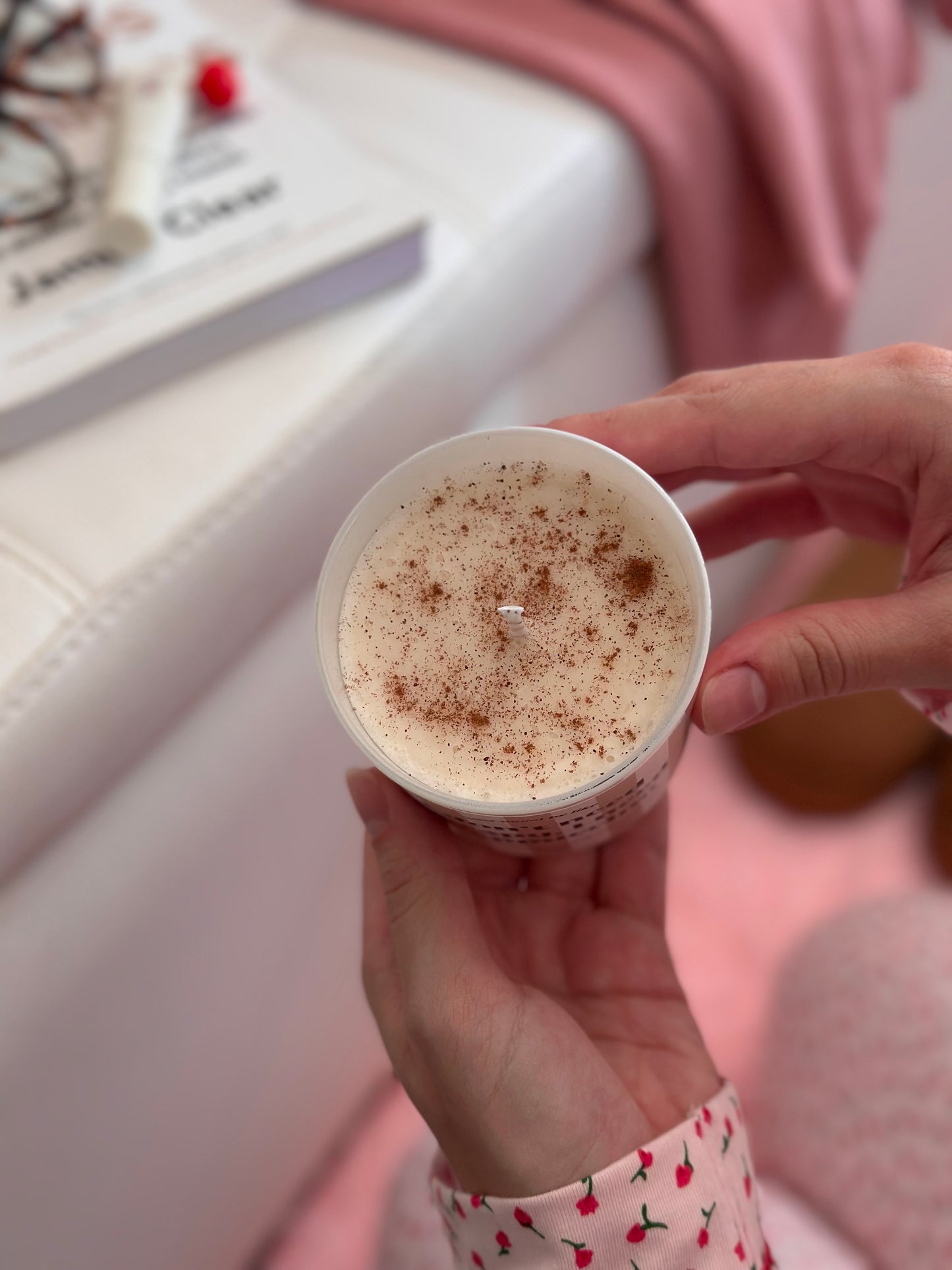 Vela "Não preciso de terapia, preciso de um cappuccino"
