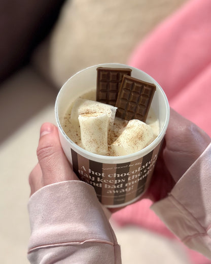 Candle "A hot chocolate a day keeps the cold (and bad moods) away!"